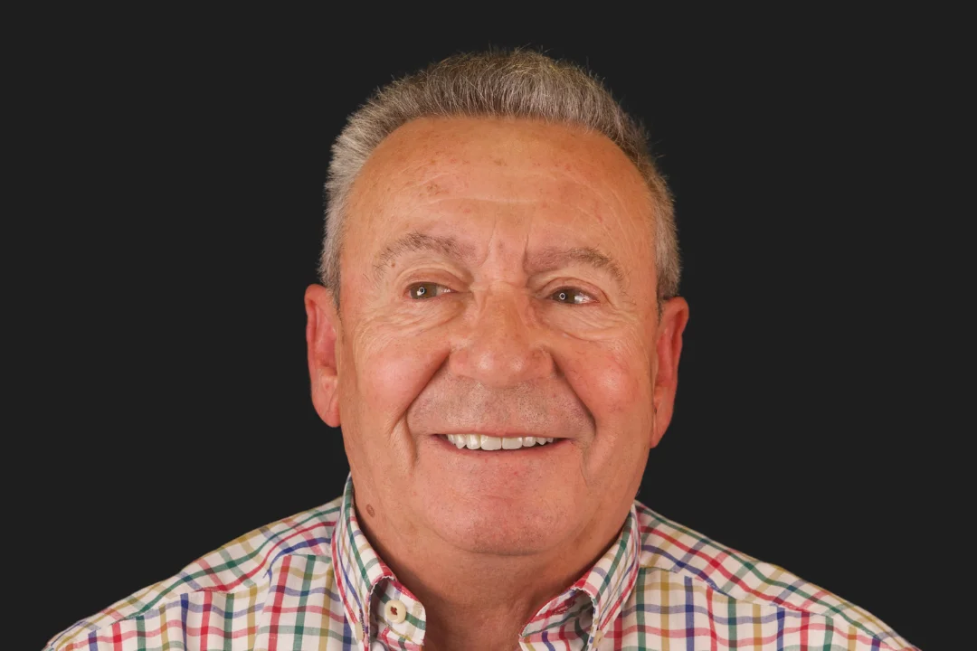 Implantes Dentales - Luis 4 Implantes Dentales - Luis 4